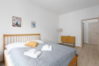 Apartment - 2 bedrooms, kitchen, close to metro - Prague - 5