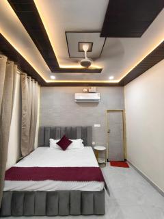Sheetla Empire Homestay - Ayodhya - 9