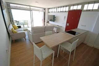 Casa Medano 33 by Rentmedano, 2 bedroomed beach front property with parking - El Médano - 4
