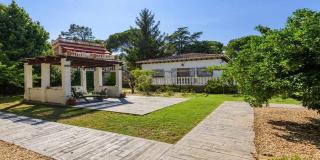 Casa San Rafael, magnífico chalet con gran jardín - Navajas - 8