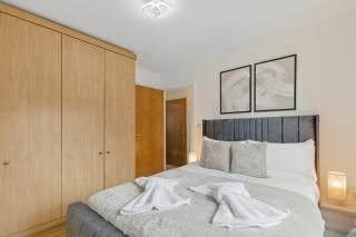 Two Bed Serviced Apartment - London - 7