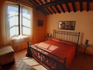 Tuscan Getaway with Garden - 7