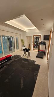 UG Neubau City Wohnung - Pool, Gym, Sauna, zweites Bad extra buchbar - Munich - 2