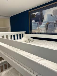 Jacuzzi Retreat in Watford - 3