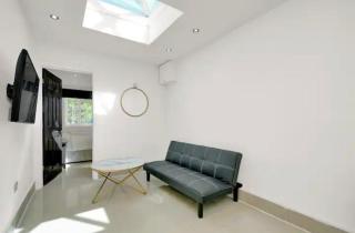 Spacious 1Bed Flat near Heathrow - New Bedfont - 8