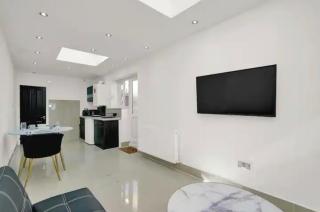 Spacious 1Bed Flat near Heathrow - New Bedfont - 4