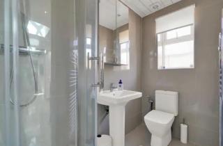 Spacious 1Bed Flat near Heathrow - New Bedfont - 1