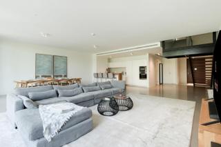 High-end Beachfront 4BR Duplex with Patio Sea and Burj View - 9