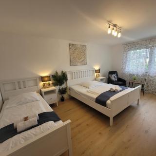 Große,Schöne FeWo nähe Schwetzingen-Hockenheim 3 Zimmer mit Balkon - Oftersheim - 0