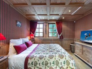 Chalet montagnard à Rochebrune avec jacuzzi, sauna, 6 chambres, proche des pistes, accueil 12 pers - FR-1-569-37 - 2