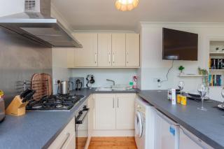 Free Parking - City Centre - 3 Bedrooms - 5 Guests - 4