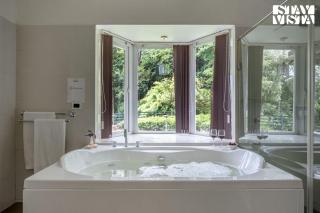 StayVista at Farview Presidential Suite with Lawn, Bonfire & Bathtub - 2