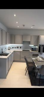 East London Riverside LUX APT - 1