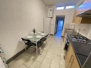 Gorgeous Room In North London - Finchley - 4