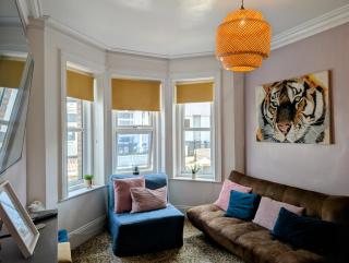 Bournemouth Beach Boutique with Hot Tub - Bournemouth - 3