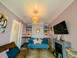 Bournemouth Beach Boutique with Hot Tub - 4