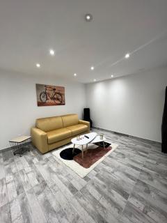 Grand studio tout équipé - 9