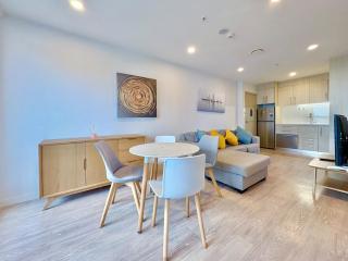 High-Floor 2BR Apt with Stunning Sky Tower Views - Auckland - 2