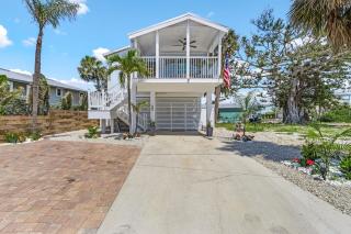 197 Beach Daze- 3BR Pool Home, with Deeded Beach Access! home - 5