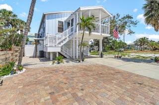 197 Beach Daze- 3BR Pool Home, with Deeded Beach Access! home - 4