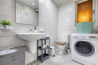 Traditional 2 bedroom house with yard SSCH1-1 - 3