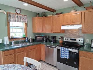 Bear Valley- Riverfront with hot tub - Starlink Satellite Wi-Fi - 5