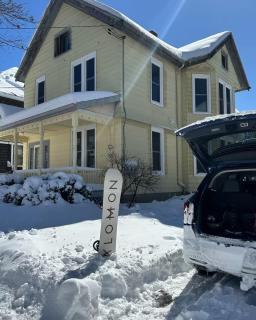 Spacious Central 4BR, Ski & Bike - Rutland - 0