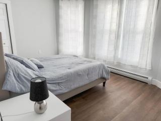 Spacious Central 4BR, Ski & Bike - Rutland - 2