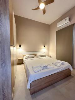 Golden Beach Apartments - 7