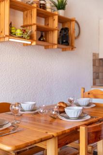 Cosy Apartment In Heart of Val Thorens, Ski In-Out with WiFi - 2