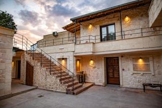 Senior Stone House - 9