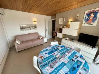 Appartement T2 climatisé avec loggia et parking près de la plage - FR-1-388-244 - 1