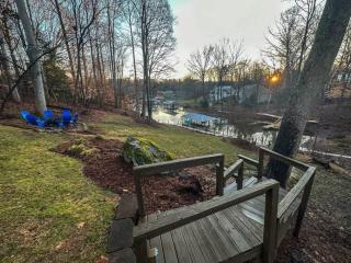 Lake Norman Villa Sleeps 15 Hot Tub Game Room - Mooresville - 8