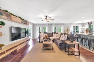 Lake Norman Villa Sleeps 15 Hot Tub Game Room - Mooresville - 2