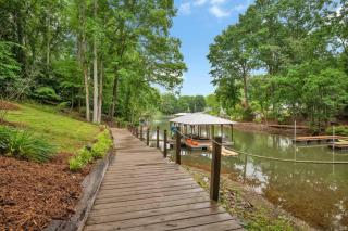 Lake Norman Villa Sleeps 15 Hot Tub Game Room - 0