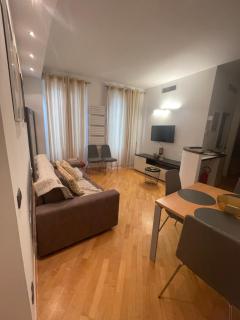 Madonnina Boutique Apartment - Milan - 3
