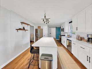 3 Bedrooms 8 Guests Modern Ranch Retreat on Half Acre - Murray - 7