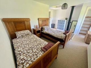 Family-Friendly Woodland Getaway - Cosy Gatherings - Kilwinning - 7