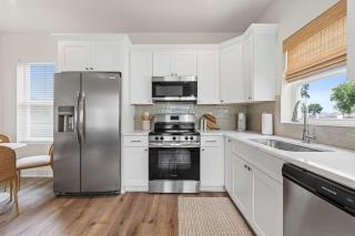 Fairway Cottage 2BR Retreat Near Sportsplex - 5