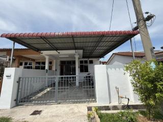 Queen Bed Budget Room - Padang Serai - 9