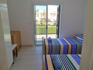 Cyprus 2 beds ensuite pool patios wifi parkin - 3