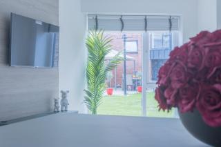 Unit 2 Comfortable & cosy 1BR Stays, Near Sheffield United Football Club, Wifi-Parking & Comfortable- OFF - Sheffield - 1