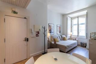 Refuge in Chiado, Elegance and Comfort in Lisbon - 2