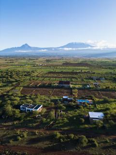 Amboseli Glass house - 0