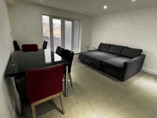 Family-Friendly 2-Bedroom Flat - 8