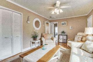 214 Payne Rd - Sanders Beach - 1