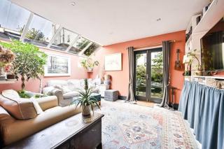 Charming 2 Bed Flat by 53 Degrees Property, Ideal Location With Garden - Londra - 0