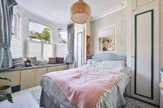 Charming 2 Bed Flat by 53 Degrees Property, Ideal Location With Garden - Londra - 7