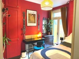 Charming 2 Bed Flat by 53 Degrees Property, Ideal Location With Garden - Londra - 1