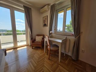 Grand Terrace Apartment with AC & heating - 5